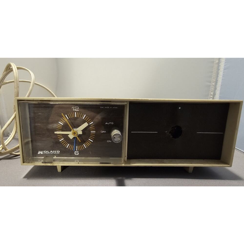 Midland International Model 11-314 - AM Clock Radio w/Alarm - Japan - for parts